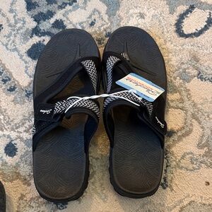 Skechers Black and White Flip Flops